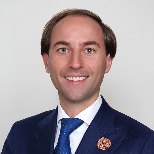 <span style='line-height: 0.6'>Edoardo Porrini</span><br />
<span style='color:#00b5e2;font-size:25px;line-height: 0.6 !important;'><br />
Fund Finance e Middle Office</span>