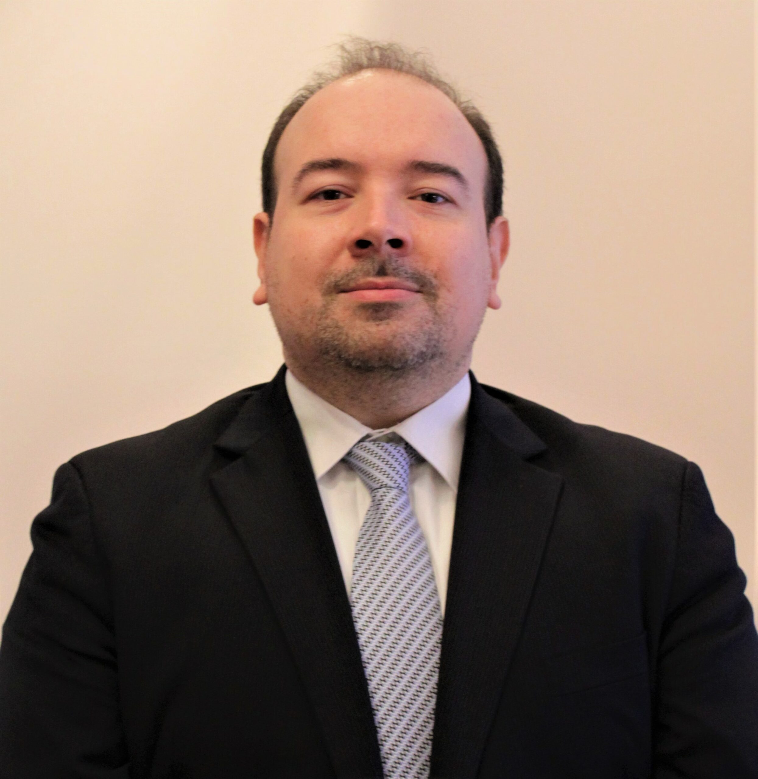 <span style='line-height: 0.6'>Renato Morante</span><br />
<span style='color:#00b5e2;font-size:25px;line-height: 0.6 !important;'><br />
Ufficio Legale</span>